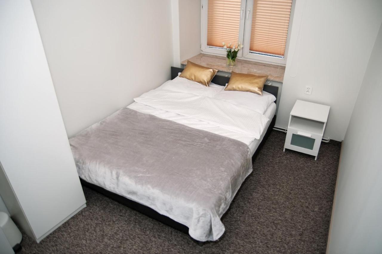 Rodmos Hostel Люблин Екстериор снимка