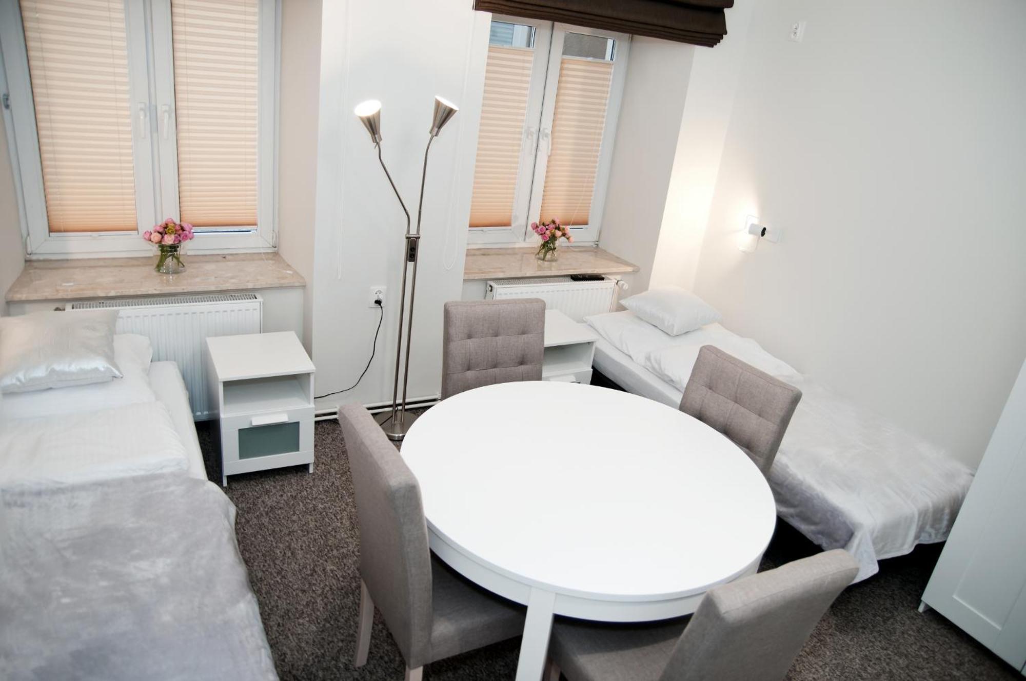Rodmos Hostel Люблин Екстериор снимка